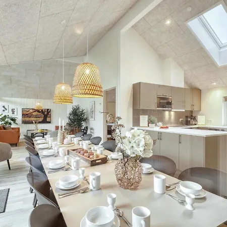 בית נופש Lovely In With Sauna